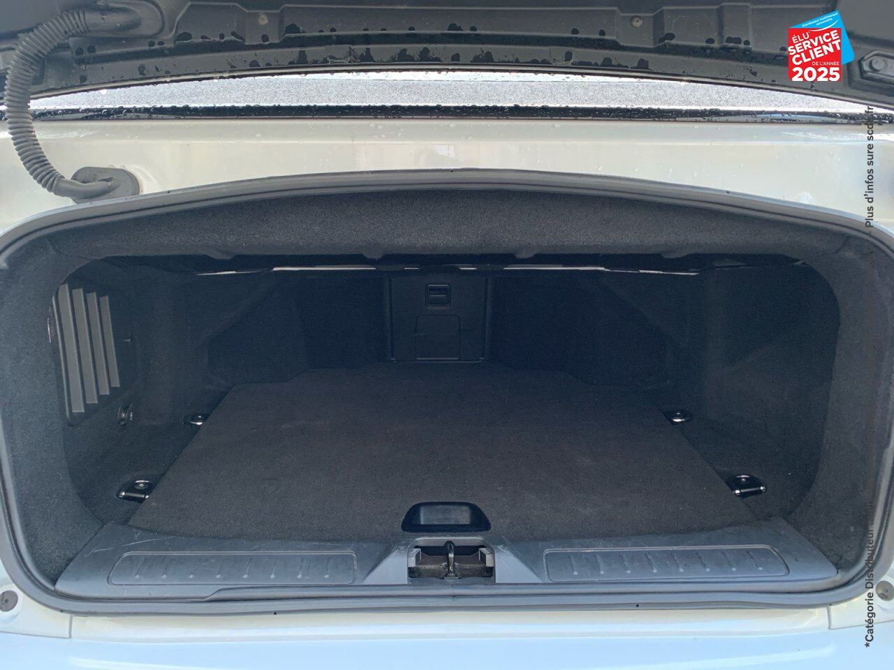Véhicule d'occasion LAND-ROVER RANGE EVOQUE CAB 2.0 TD4 180 SE DYNAMIC BVA MARK III CUIR SIEGE CHAUF CAMERA GPS chez Volvo Epernay