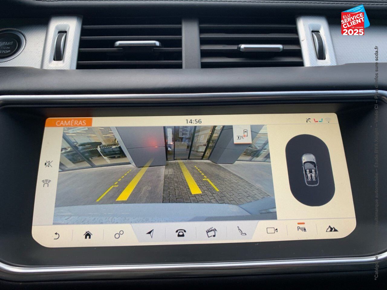 Véhicule d'occasion LAND-ROVER RANGE EVOQUE CAB 2.0 TD4 180 SE DYNAMIC BVA MARK III CUIR SIEGE CHAUF CAMERA GPS chez Volvo Epernay