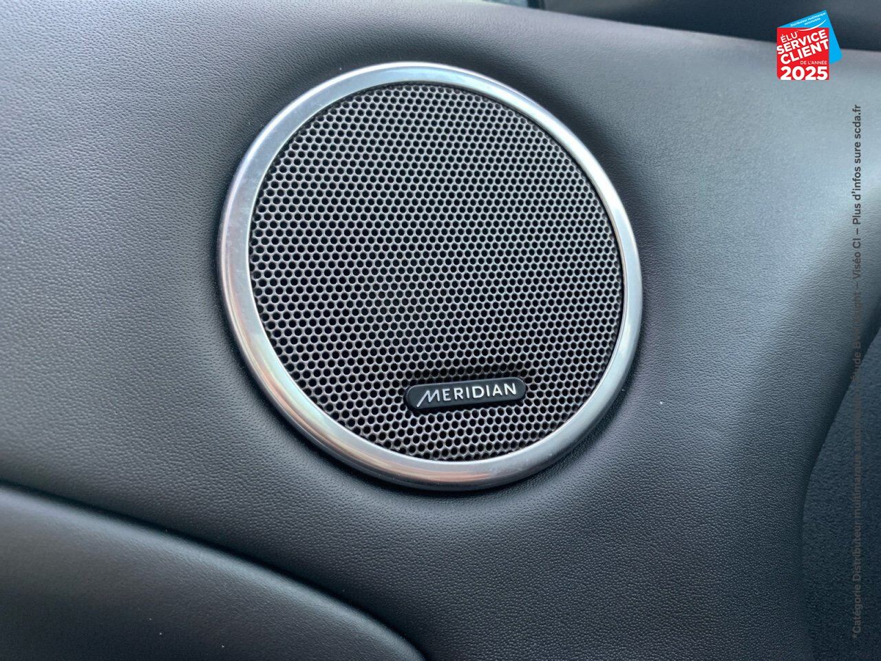 Véhicule d'occasion LAND-ROVER RANGE EVOQUE CAB 2.0 TD4 180 SE DYNAMIC BVA MARK III CUIR SIEGE CHAUF CAMERA GPS chez Volvo Epernay