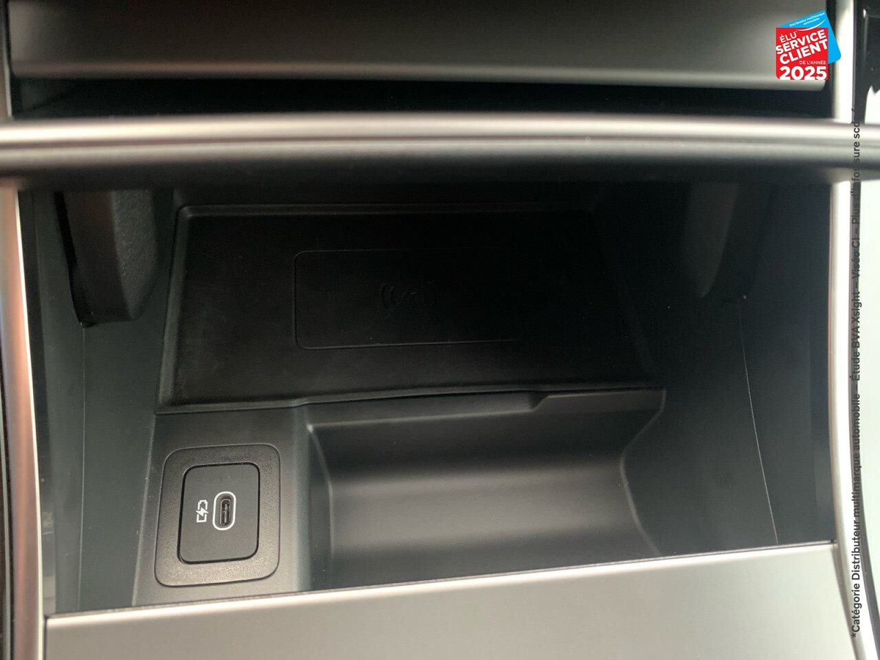 Véhicule d'occasion LAND-ROVER RANGE ROVER EVOQUE 1.5 P300E 309CH DYNAMIC SE chez BMW Besançon