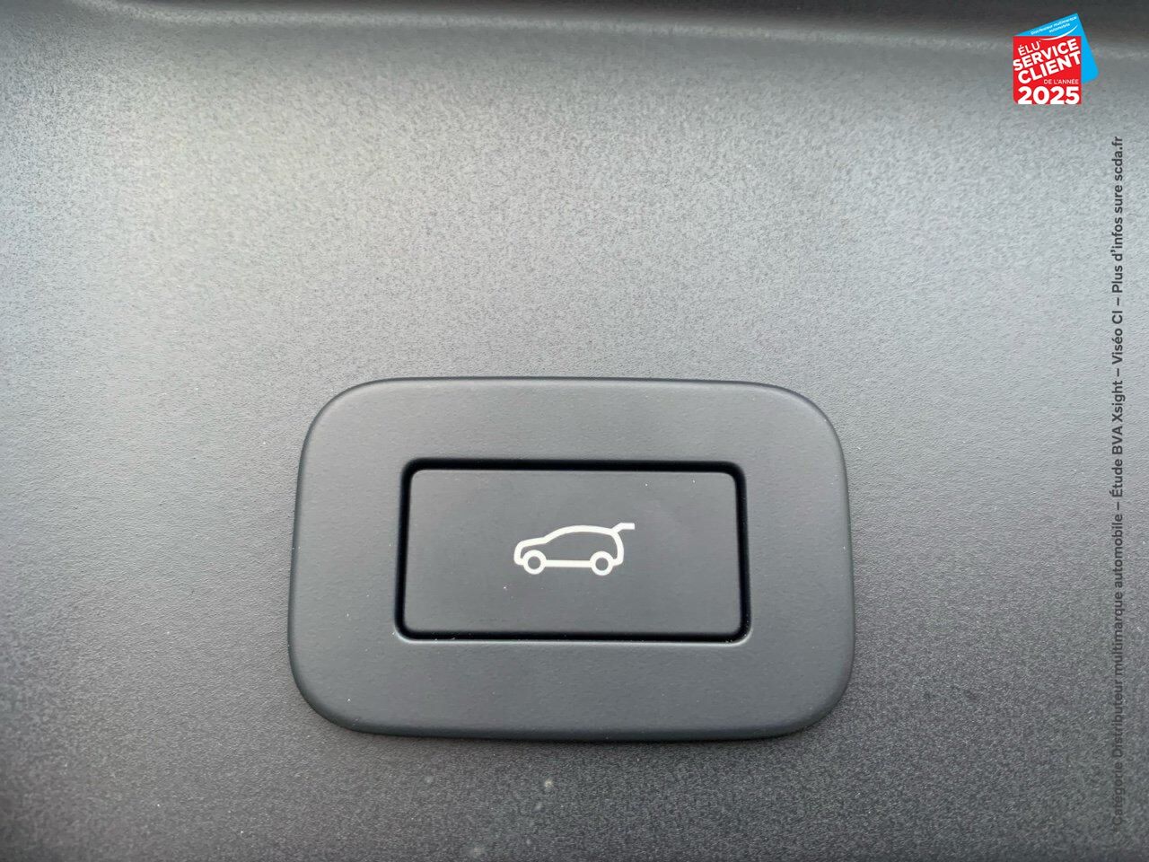 Véhicule d'occasion LAND-ROVER RANGE ROVER EVOQUE 1.5 P300E 309CH DYNAMIC SE chez BMW Besançon