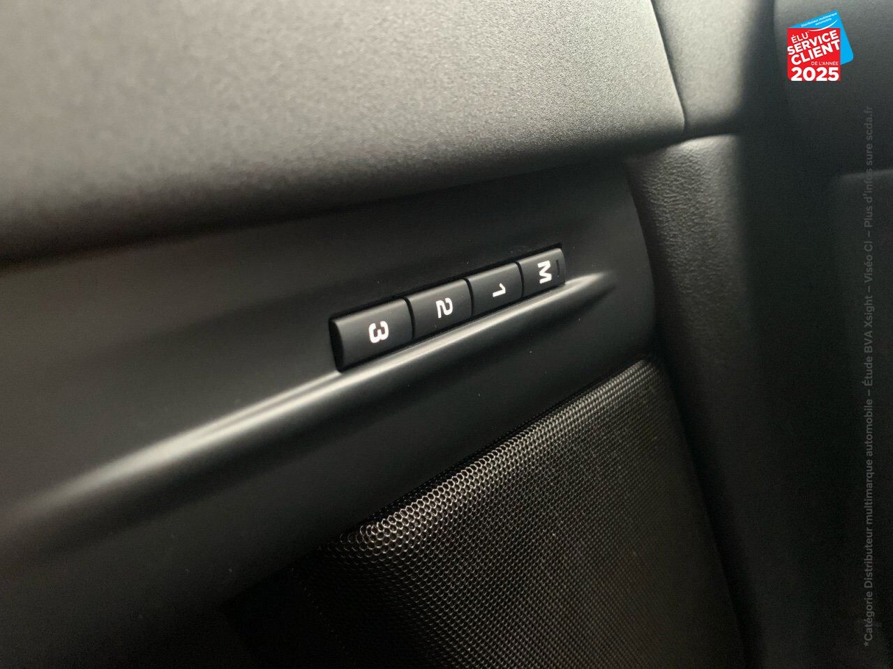 Véhicule d'occasion LAND-ROVER RANGE ROVER EVOQUE 1.5 P300E 309CH DYNAMIC SE chez BMW Besançon