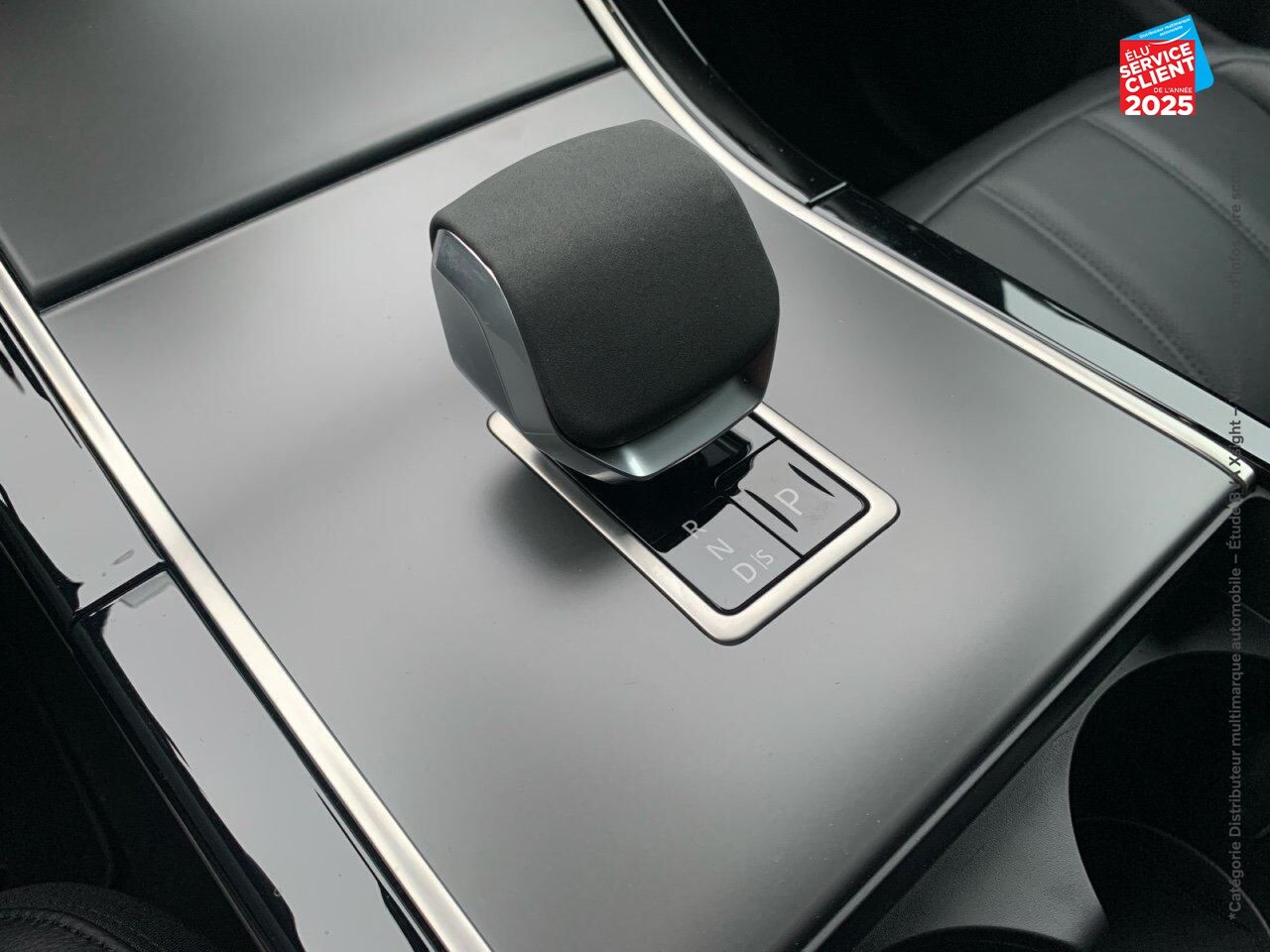 Véhicule d'occasion LAND-ROVER RANGE ROVER EVOQUE 1.5 P300E 309CH DYNAMIC SE chez BMW Besançon
