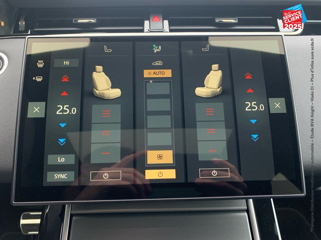 Véhicule d'occasion LAND-ROVER RANGE ROVER EVOQUE 1.5 P300E 309CH DYNAMIC SE chez BMW Besançon