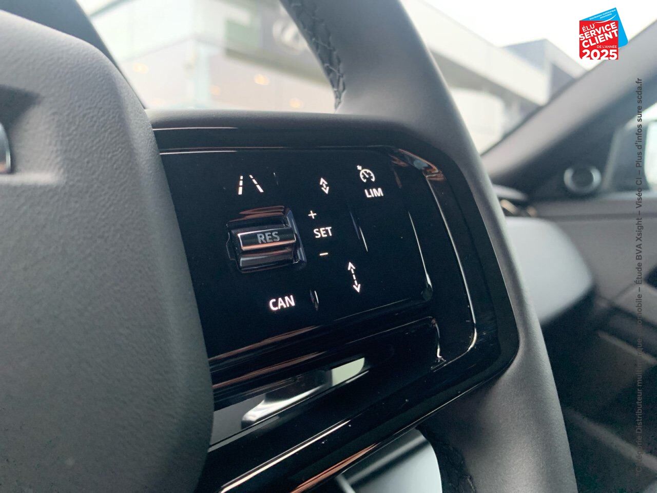 Véhicule d'occasion LAND-ROVER RANGE ROVER EVOQUE 1.5 P300E 309CH DYNAMIC SE chez BMW Besançon