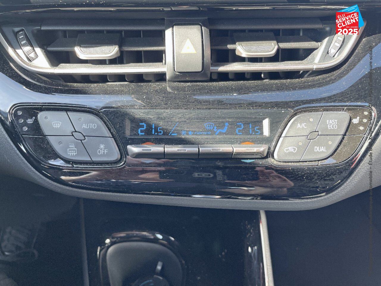 Véhicule d'occasion TOYOTA C-HR 184H GR-SPORT 2WD E-CVT MY20 SIEGES CHAUF CAMERA CARPLAY chez Toyota Longwy