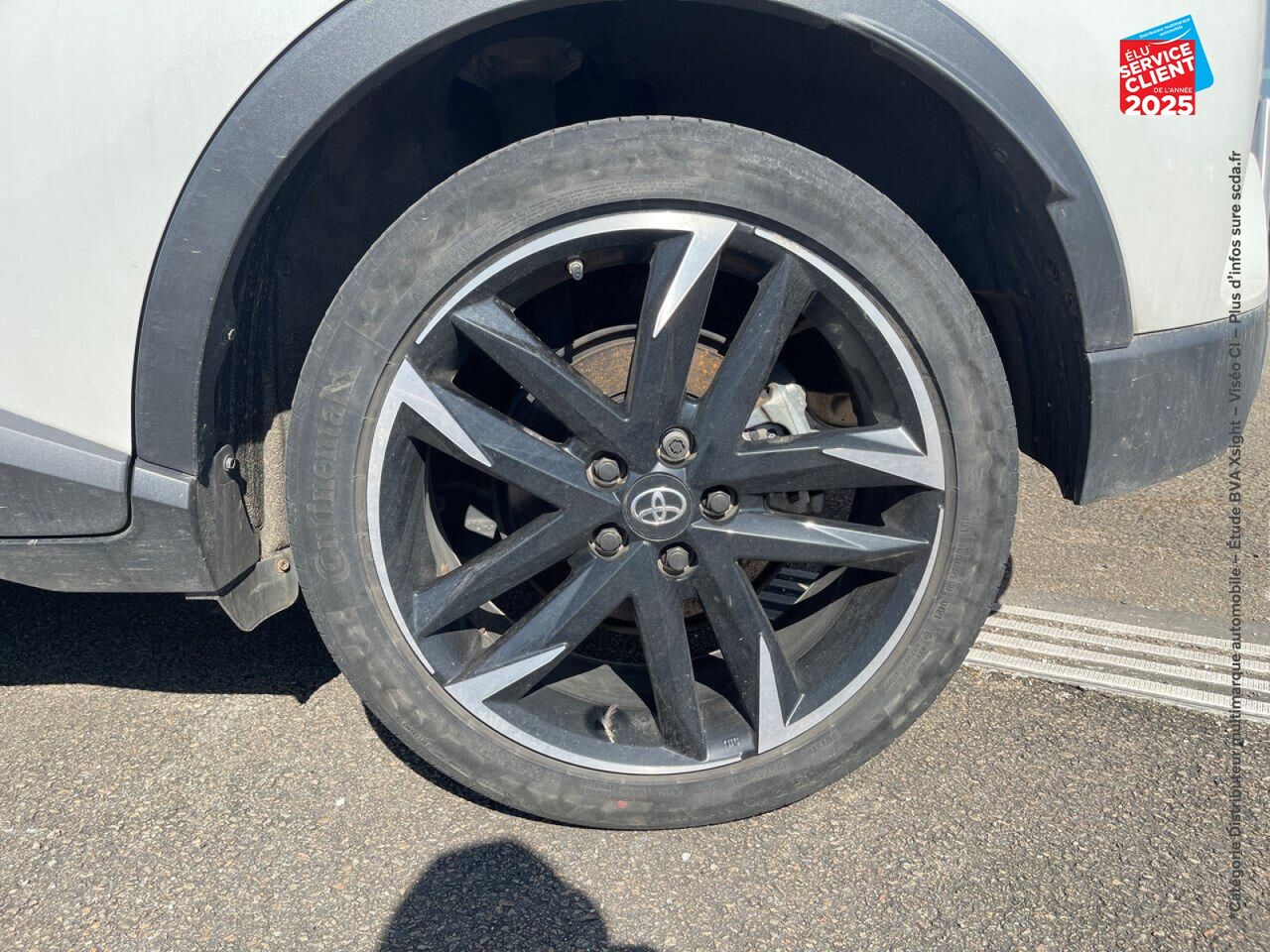 Véhicule d'occasion TOYOTA C-HR 184H GR-SPORT 2WD E-CVT MY20 SIEGES CHAUF CAMERA CARPLAY chez Toyota Longwy