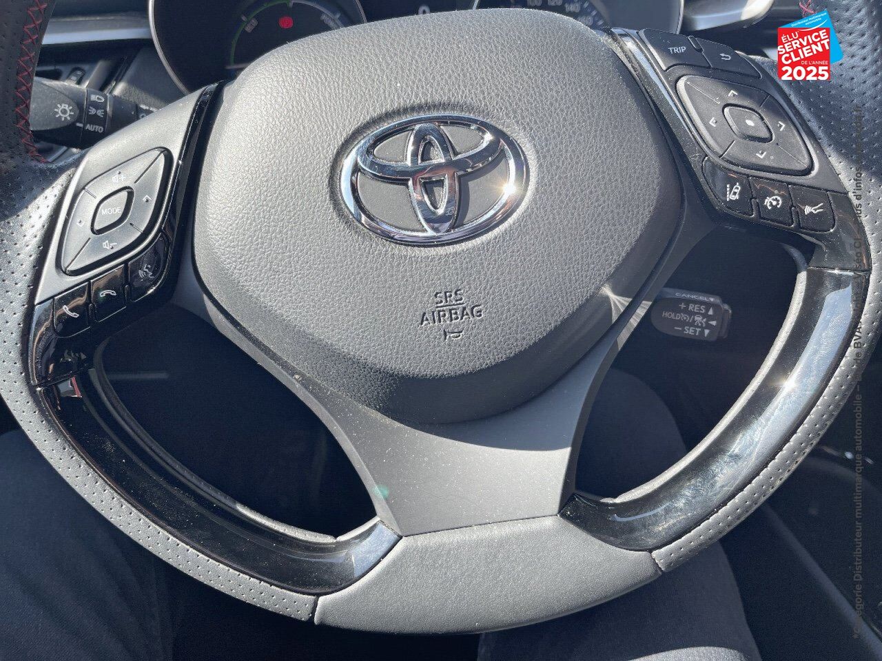Véhicule d'occasion TOYOTA C-HR 184H GR-SPORT 2WD E-CVT MY20 SIEGES CHAUF CAMERA CARPLAY chez Toyota Longwy