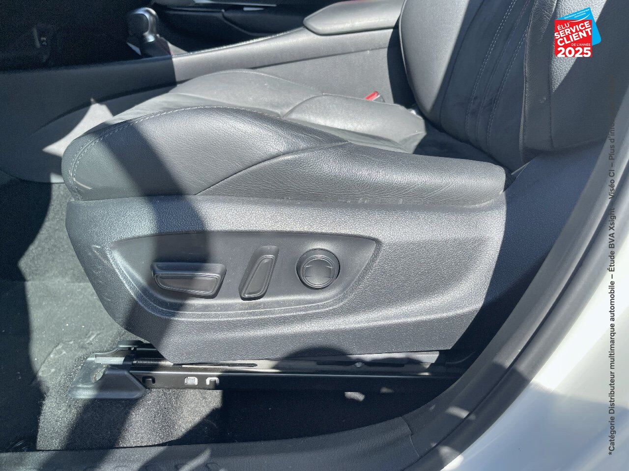 Véhicule d'occasion TOYOTA C-HR 184H GR-SPORT 2WD E-CVT MY20 SIEGES CHAUF CAMERA CARPLAY chez Toyota Longwy