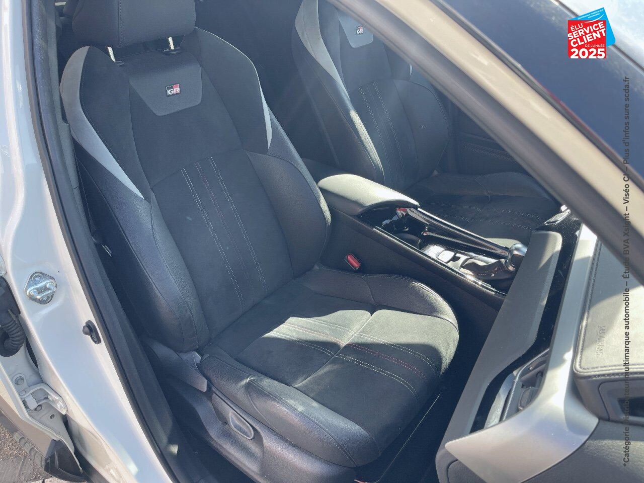 Véhicule d'occasion TOYOTA C-HR 184H GR-SPORT 2WD E-CVT MY20 SIEGES CHAUF CAMERA CARPLAY chez Toyota Longwy