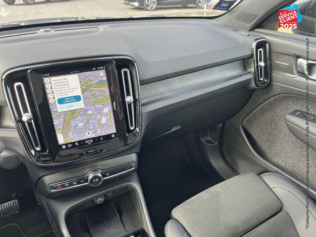 Véhicule d'occasion VOLVO C40 RECHARGE 231CH ULTIMATE chez Renault Saint-Louis