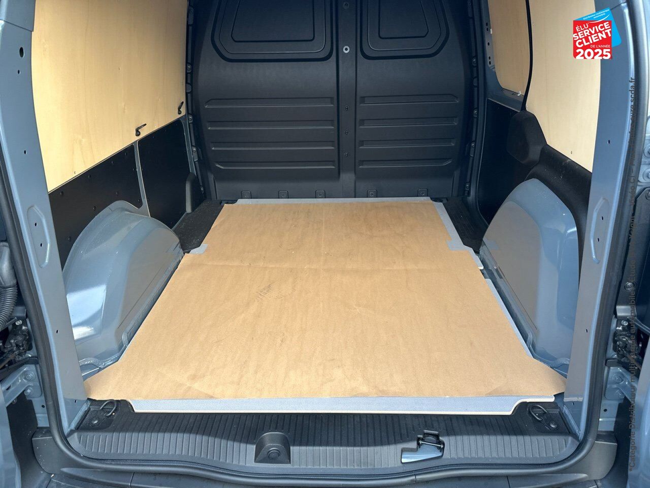 Véhicule d'occasion NISSAN TOWNSTAR L1 EV 45 KWH TEKNA CHARGEUR 22 KW chez Nissan Beaune