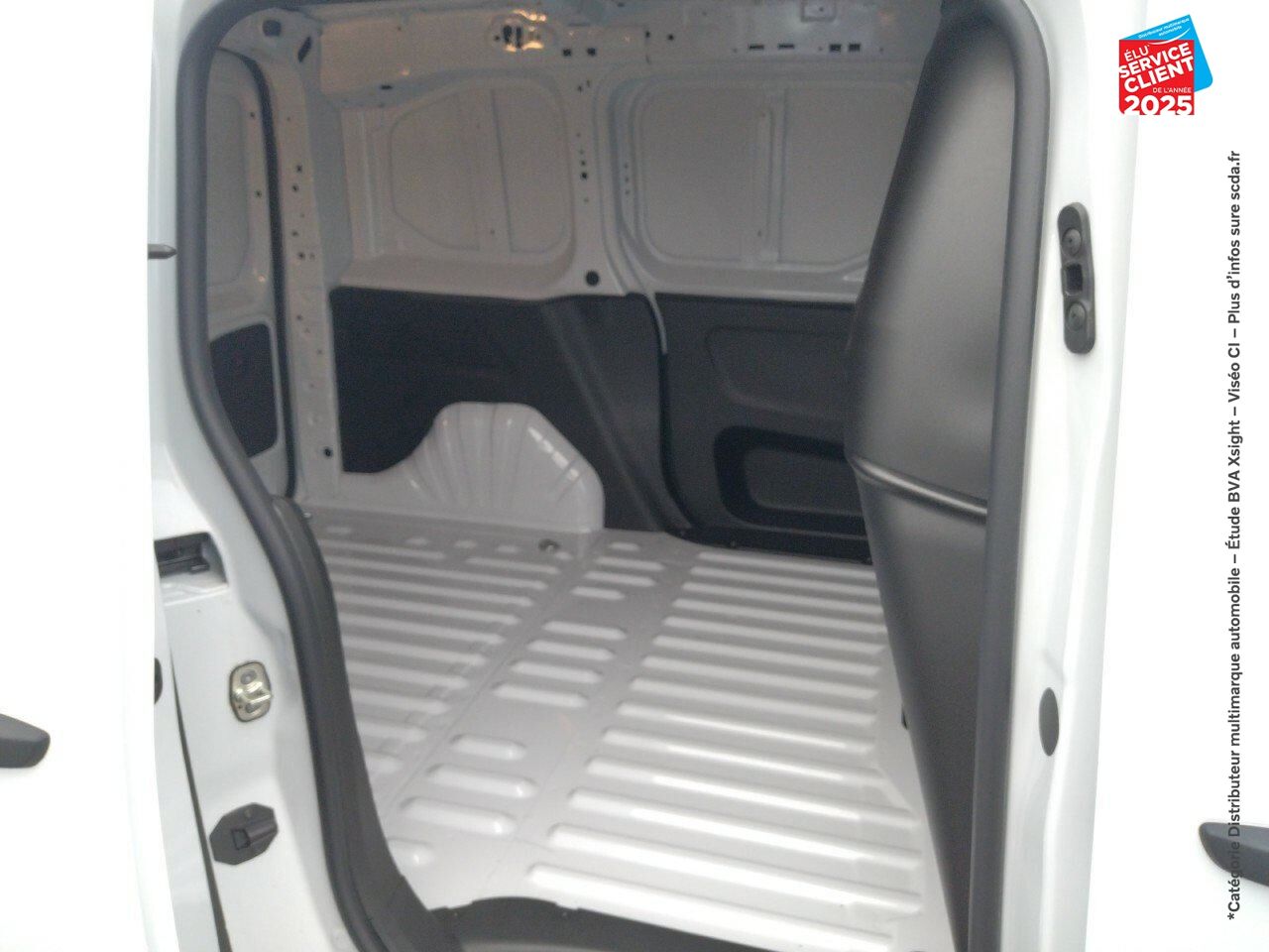 Véhicule neuf OPEL COMBO CARGO M 650KG BLUEHDI 100CH SS PACK BUSINESS CONNECT chez Opel Metz