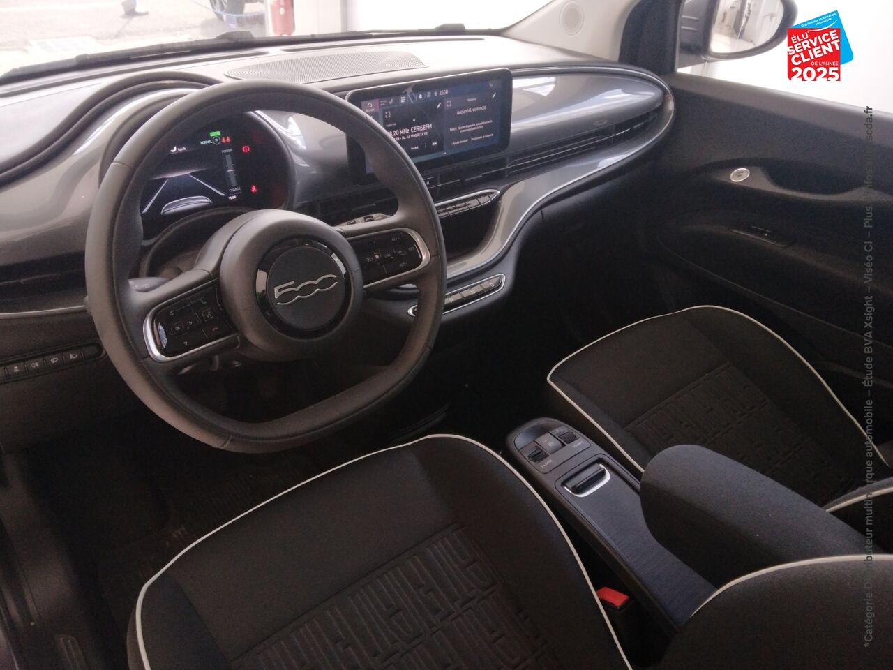 Véhicule d'occasion FIAT 500 E 118CH PACK CONFORT MY23 chez Renault Sélestat
