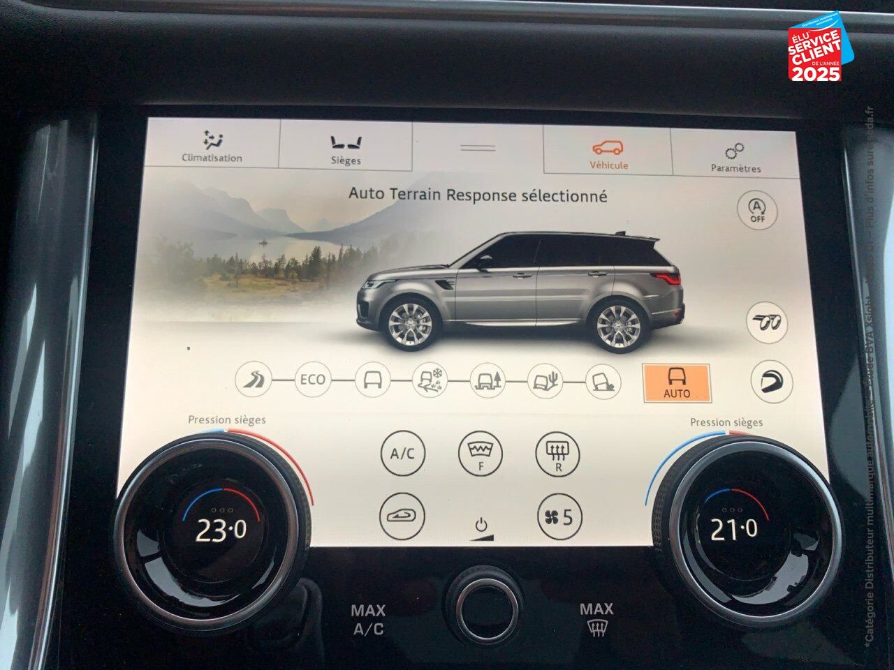Véhicule d'occasion LAND-ROVER RANGE ROVER SPORT 5.0 V8 S/C 575CH SVR MARK VII chez Toyota Thionville