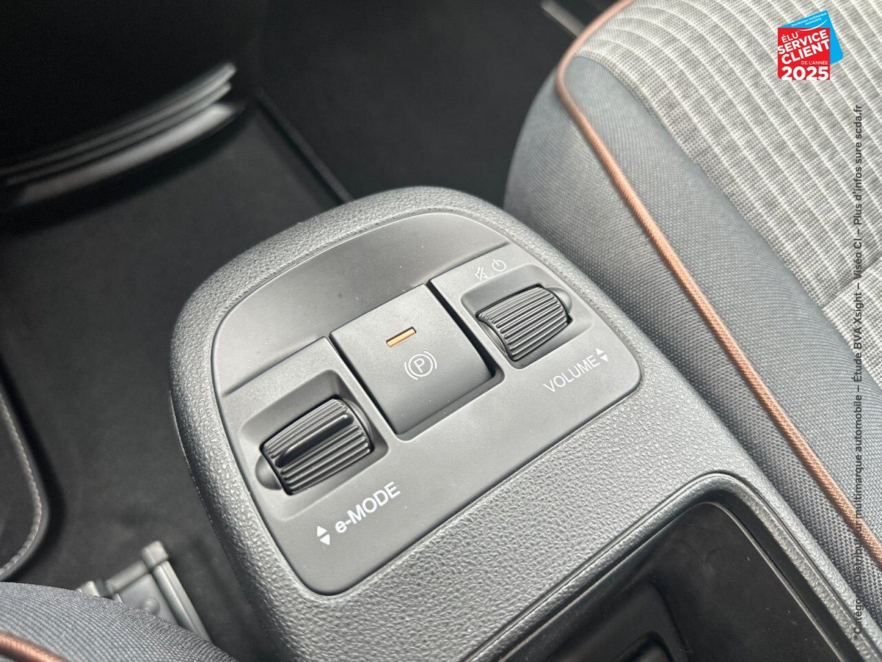 Véhicule d'occasion FIAT 500 E 118CH ICONE chez Fiat Besançon