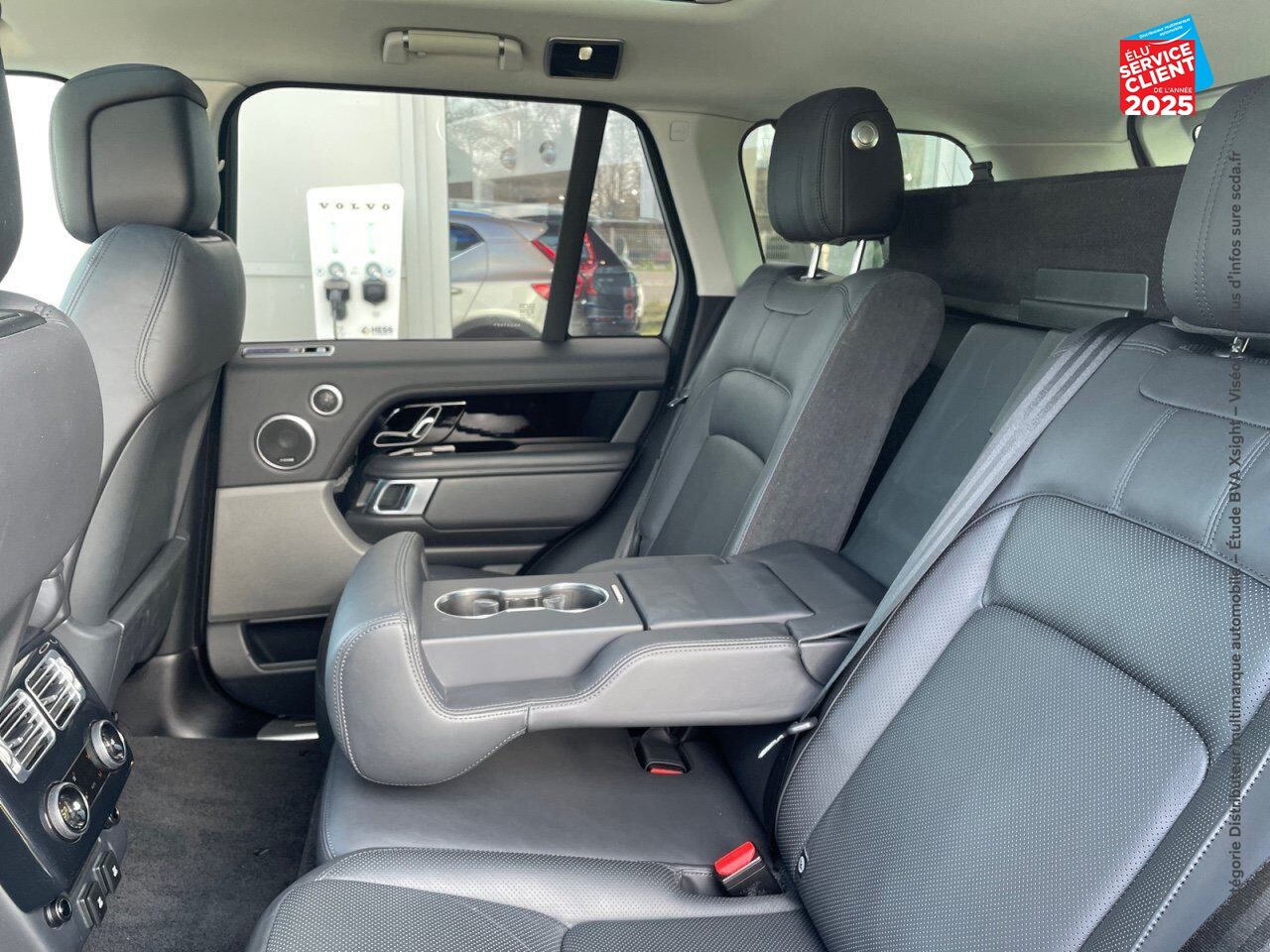 Véhicule d'occasion LAND-ROVER RANGE ROVER 2.0 P400E 404CH VOGUE SWB MARK IX chez Renault Saint-Louis