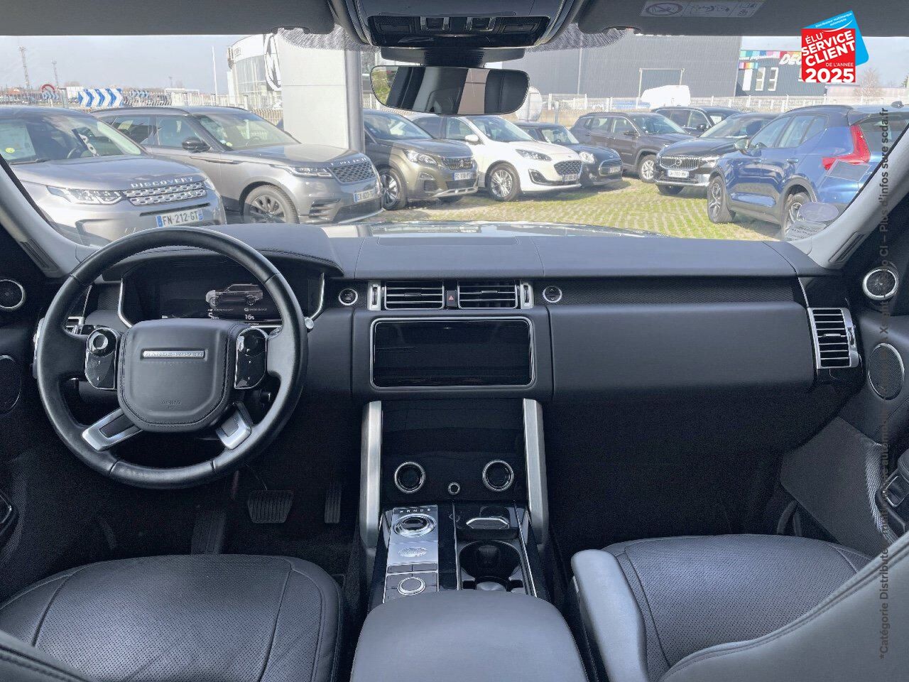 Véhicule d'occasion LAND-ROVER RANGE ROVER 2.0 P400E 404CH VOGUE SWB MARK IX chez Renault Saint-Louis