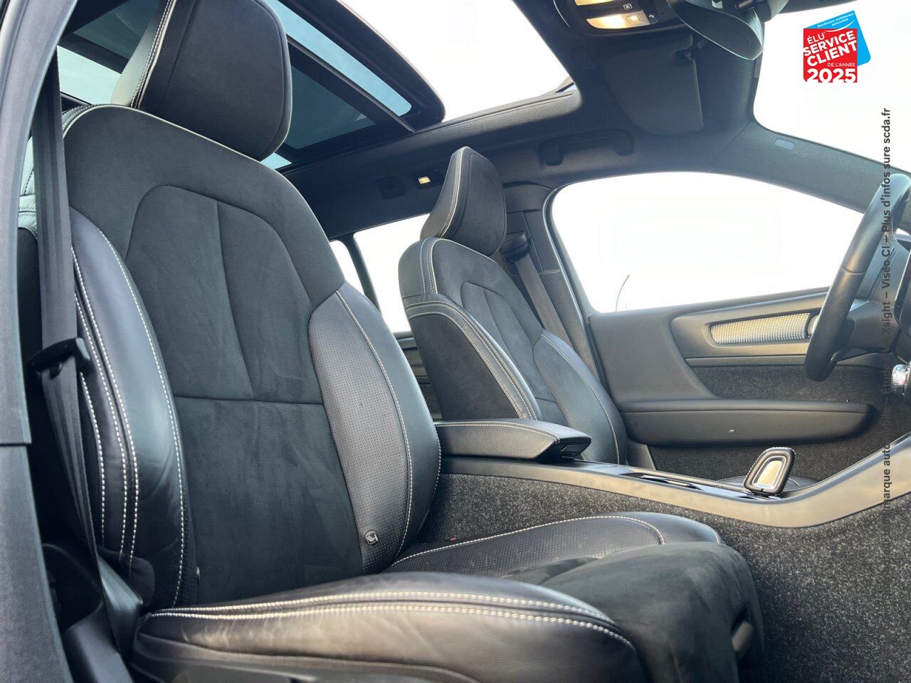 Véhicule d'occasion VOLVO XC40 P8 AWD 408CH R-DESIGN EDT chez Le Veodrome