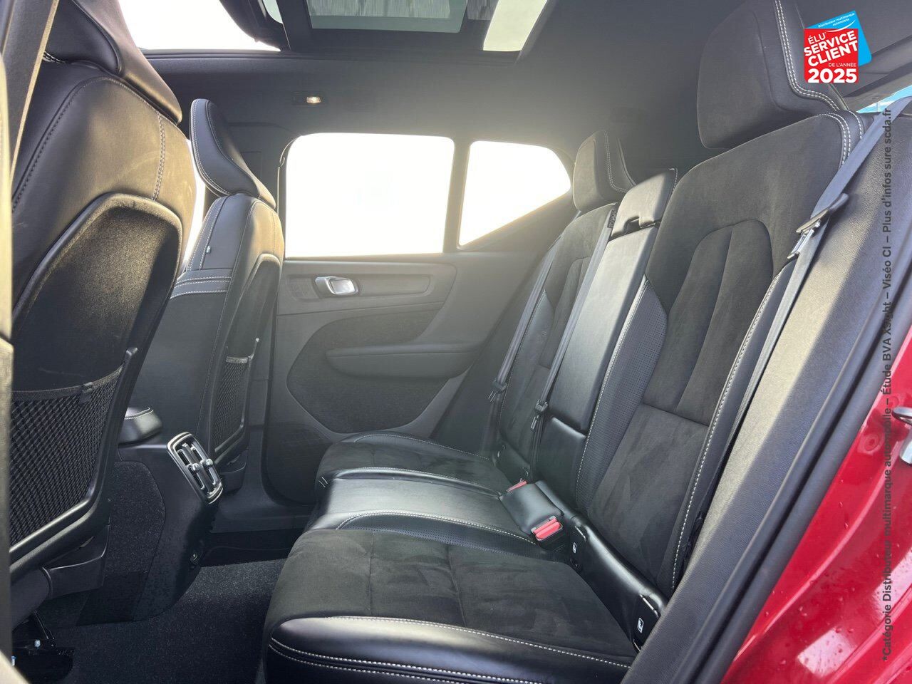 Véhicule d'occasion VOLVO XC40 P8 AWD 408CH R-DESIGN EDT chez Le Veodrome