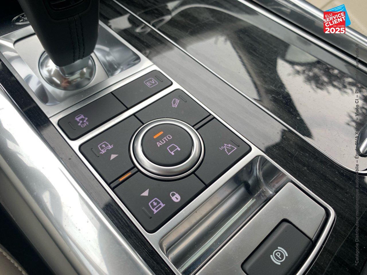 Véhicule d'occasion LAND-ROVER RANGE ROVER SPORT 2.0 P400E 404CH HSE DYNAMIC MARK VII chez BMW Besançon