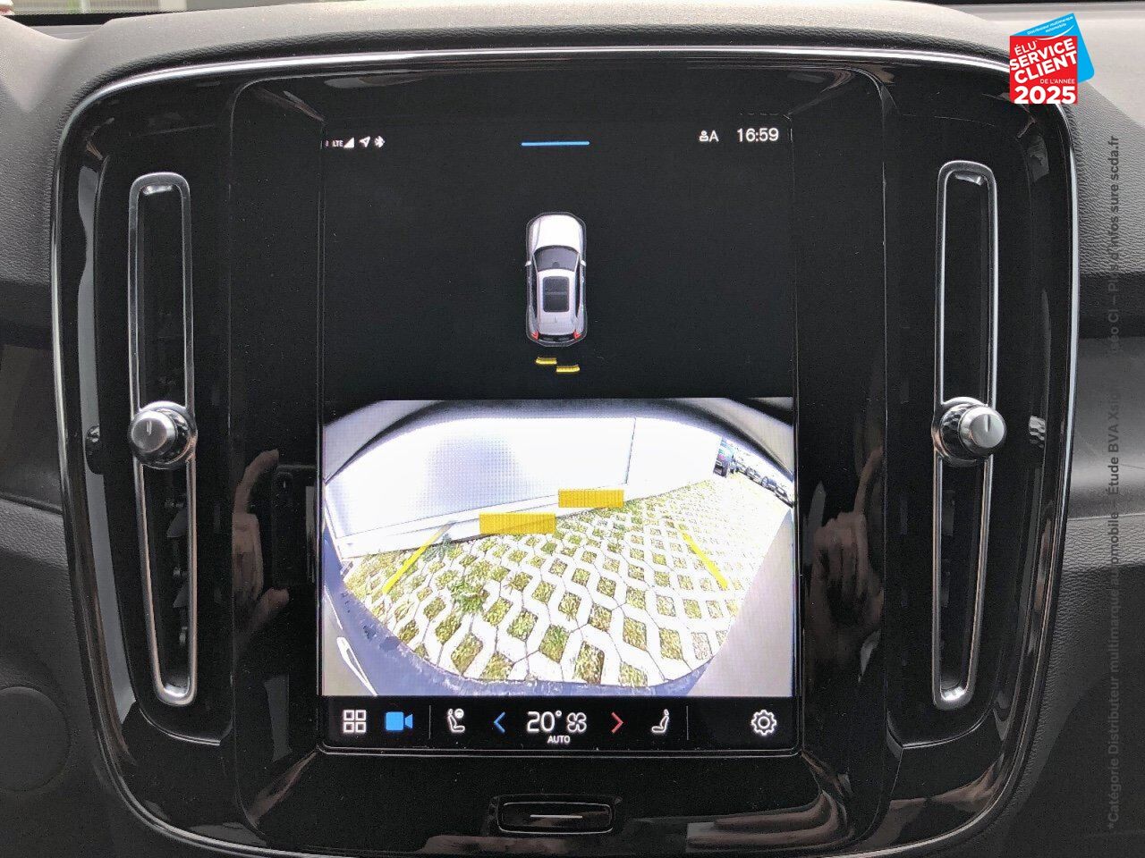 Véhicule d'occasion VOLVO XC40 RECHARGE EXTENDED RANGE 252CH PLUS chez Volvo Epernay