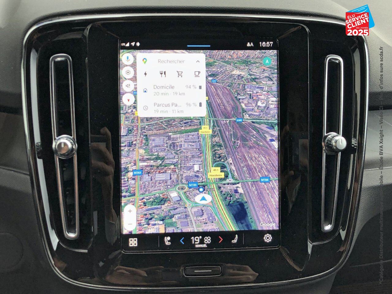 Véhicule d'occasion VOLVO XC40 RECHARGE EXTENDED RANGE 252CH PLUS chez Volvo Epernay