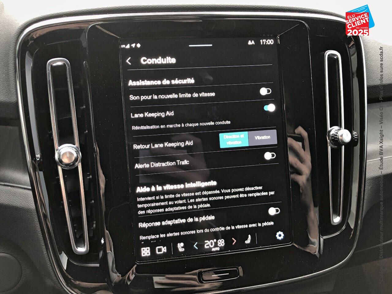 Véhicule d'occasion VOLVO XC40 RECHARGE EXTENDED RANGE 252CH PLUS chez Volvo Epernay