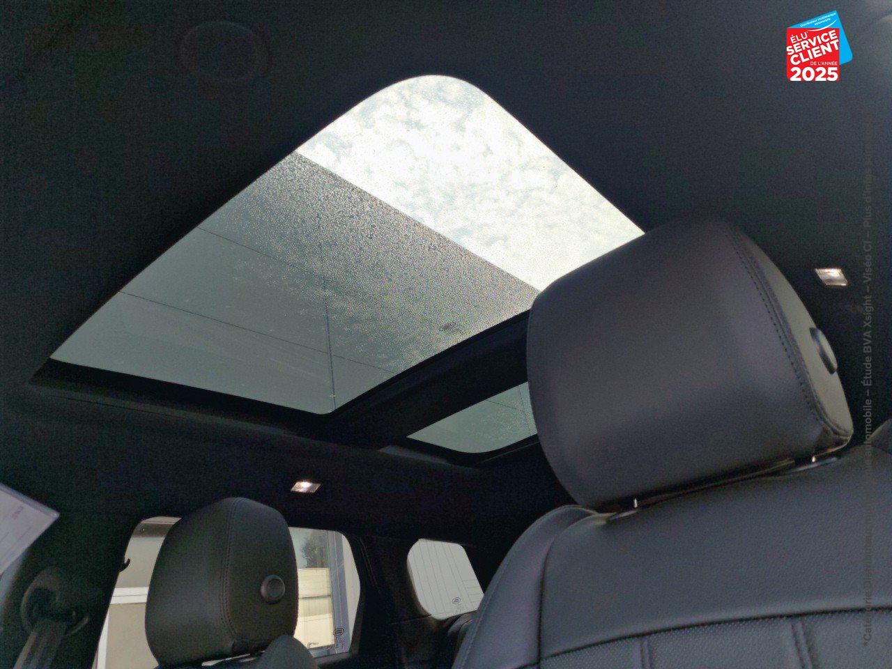 Véhicule d'occasion LAND-ROVER RANGE ROVER EVOQUE 1.5 P300E 309CH R-DYNAMIC SE AWD BVA 11CV chez Land Rover Metz