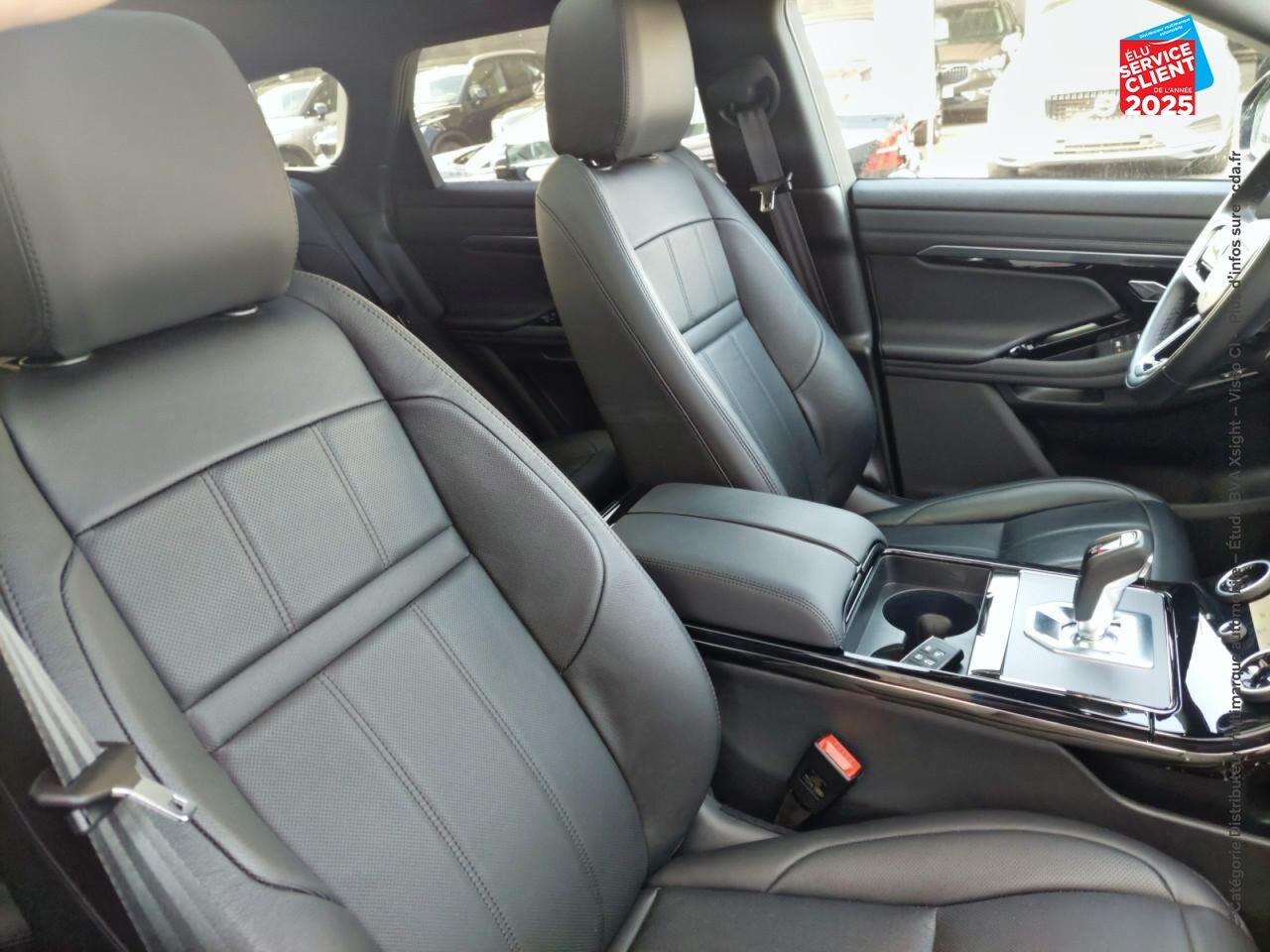 Véhicule d'occasion LAND-ROVER RANGE ROVER EVOQUE 1.5 P300E 309CH R-DYNAMIC SE AWD BVA 11CV chez Land Rover Metz