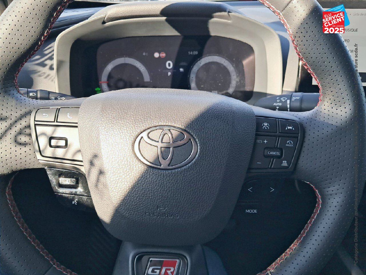 Véhicule d'occasion TOYOTA C-HR 2.0 HYBRIDE RECHARGEABLE 225CH GR SPORT NG23 chez Toyota Sarreguemines