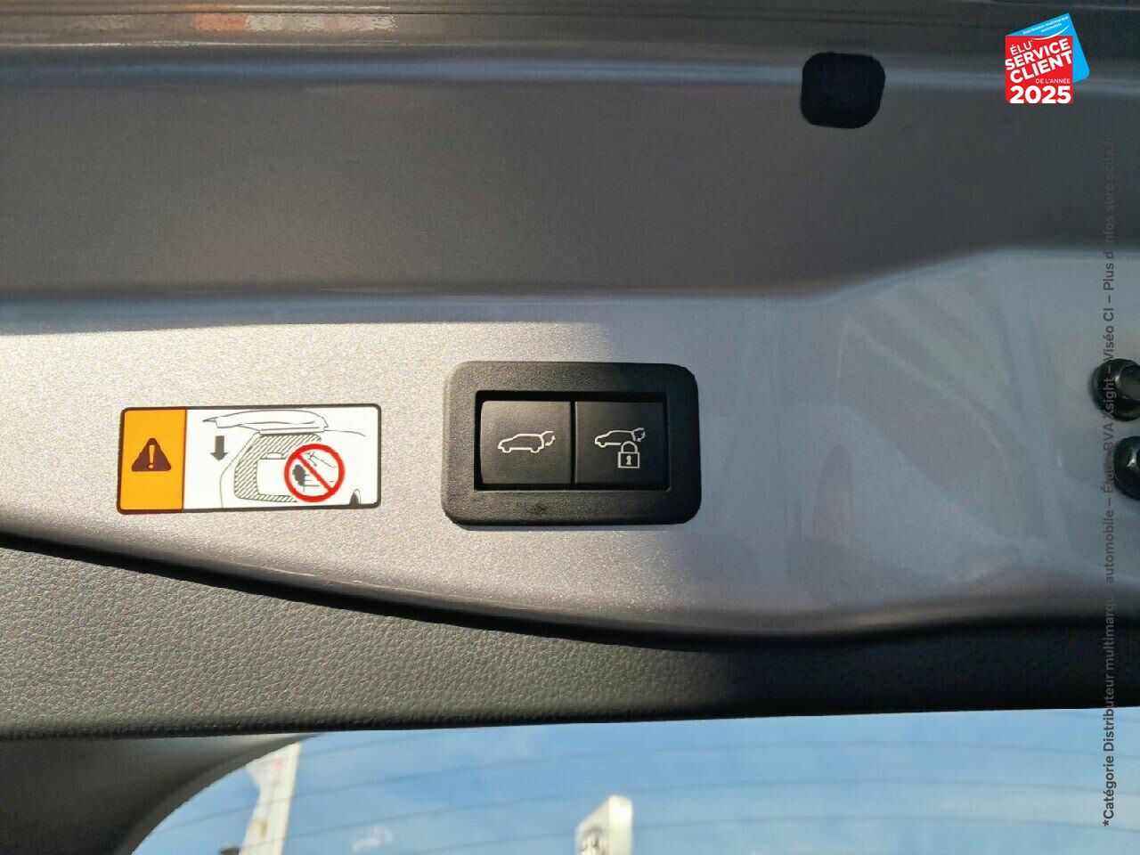 Véhicule d'occasion TOYOTA C-HR 2.0 HYBRIDE RECHARGEABLE 225CH GR SPORT NG23 chez Toyota Sarreguemines