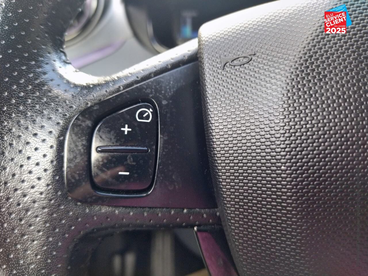 Véhicule d'occasion RENAULT ZOE STAR WARS CHARGE NORMALE R90 chez BMW Pontarlier