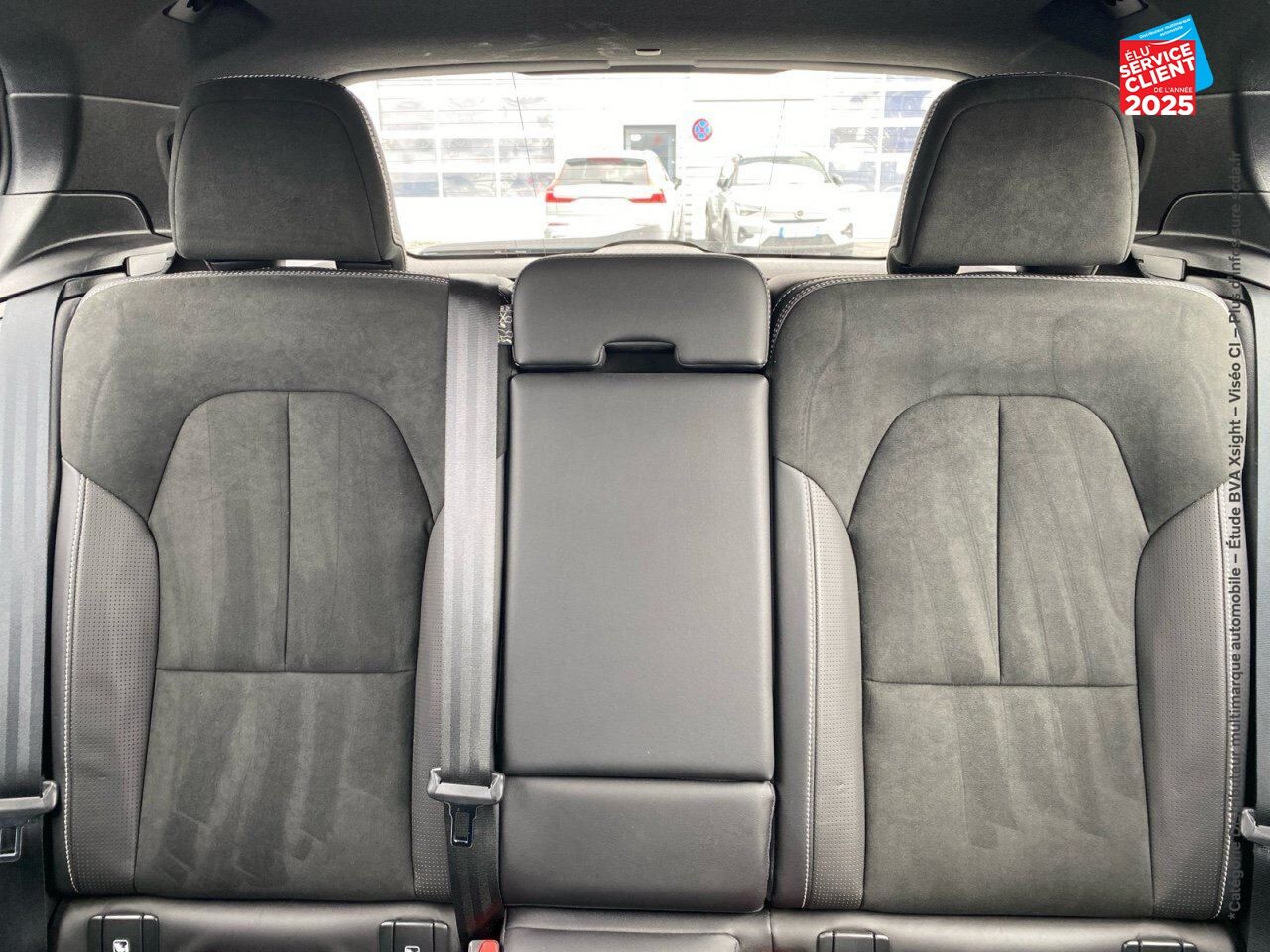 Véhicule d'occasion VOLVO XC40 P8 AWD 408CH R-DESIGN EDT chez BMW Besançon