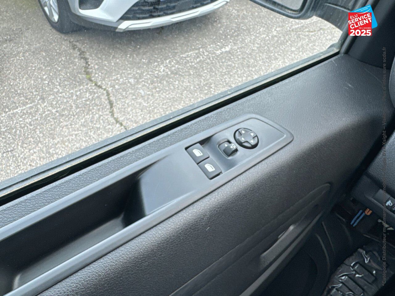 Véhicule d'occasion OPEL VIVARO FG M 100 KW BATTERIE 75 KWH PACK BUSINESS chez HESS Automobile