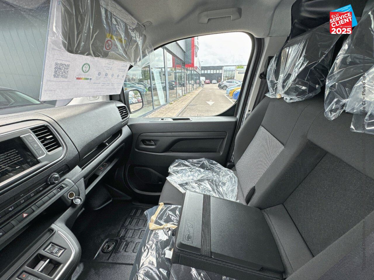 Véhicule d'occasion OPEL VIVARO FG M 100 KW BATTERIE 75 KWH PACK BUSINESS chez HESS Automobile