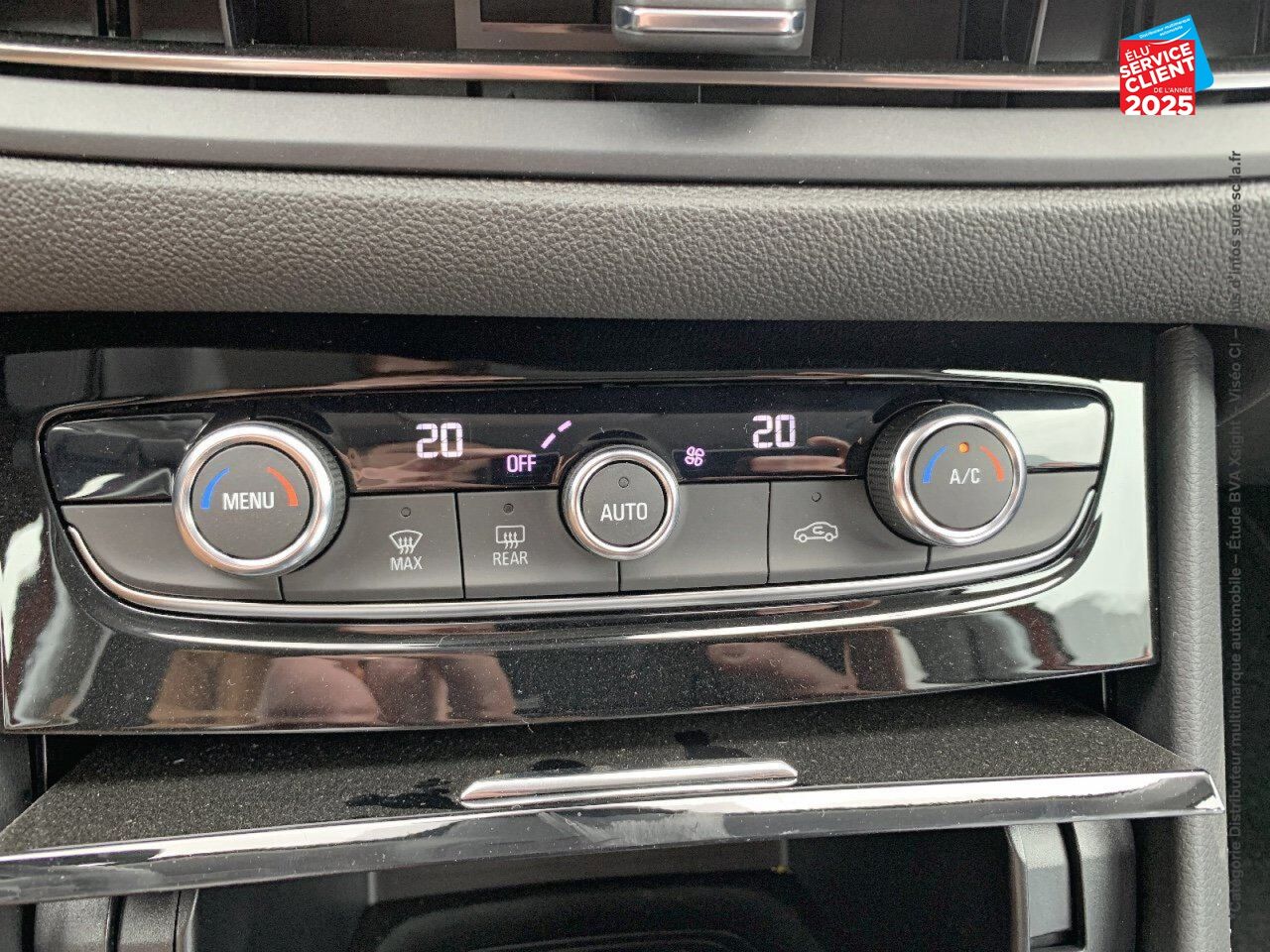 Véhicule neuf OPEL GRANDLAND 1.6 TURBO 225CH HYBRIDE GS chez Opel Dijon