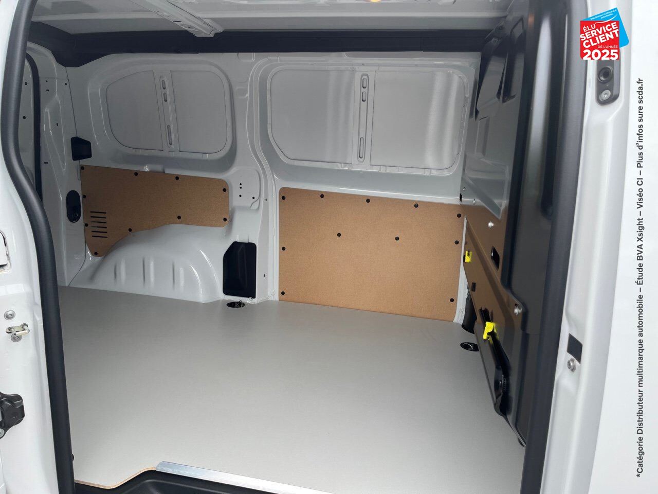 Véhicule d'occasion PEUGEOT EXPERT FG M 2.0 BLUEHDI 145CH chez Renault Saint-Louis