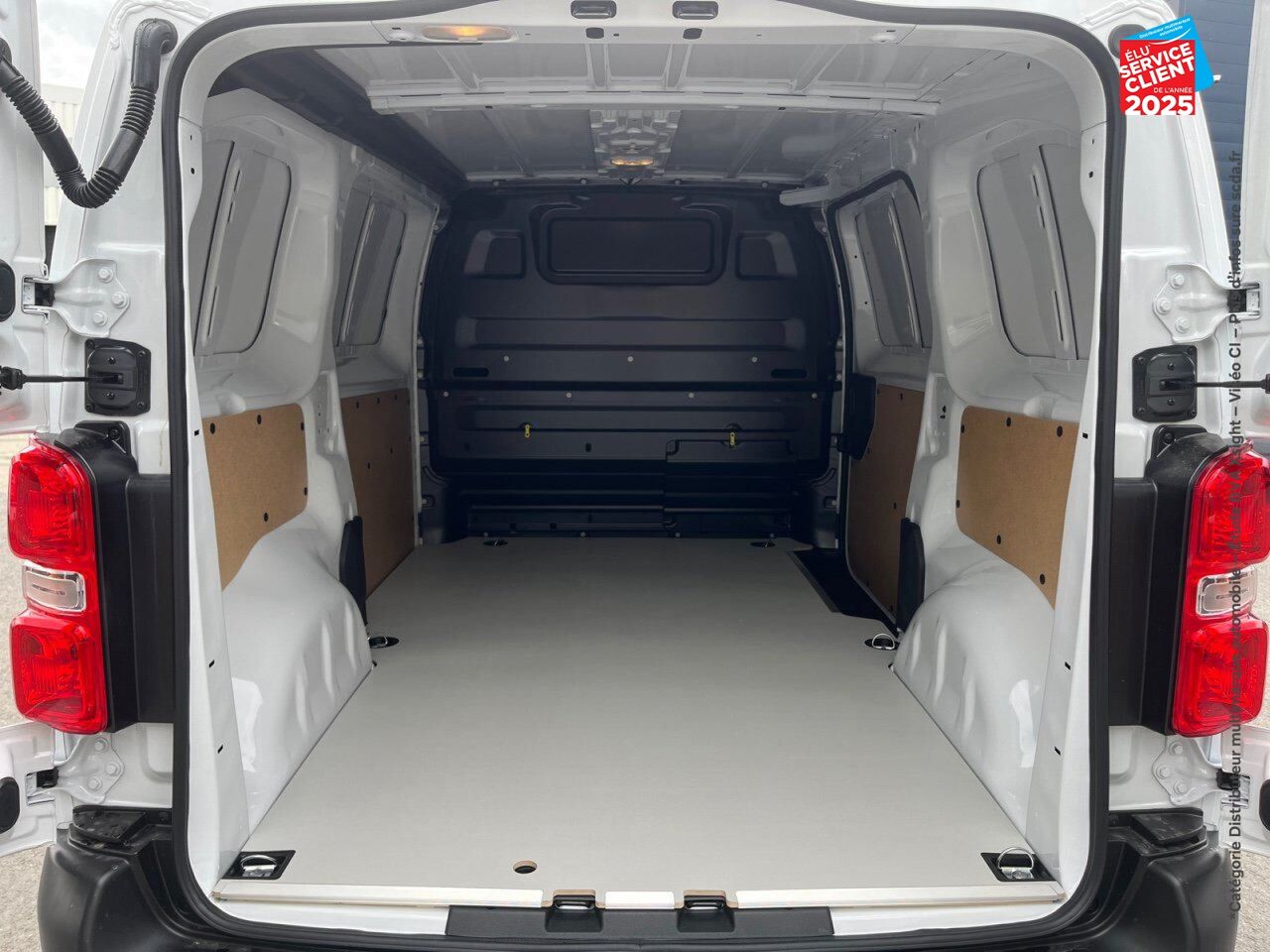 Véhicule d'occasion PEUGEOT EXPERT FG M 2.0 BLUEHDI 145CH chez Renault Saint-Louis