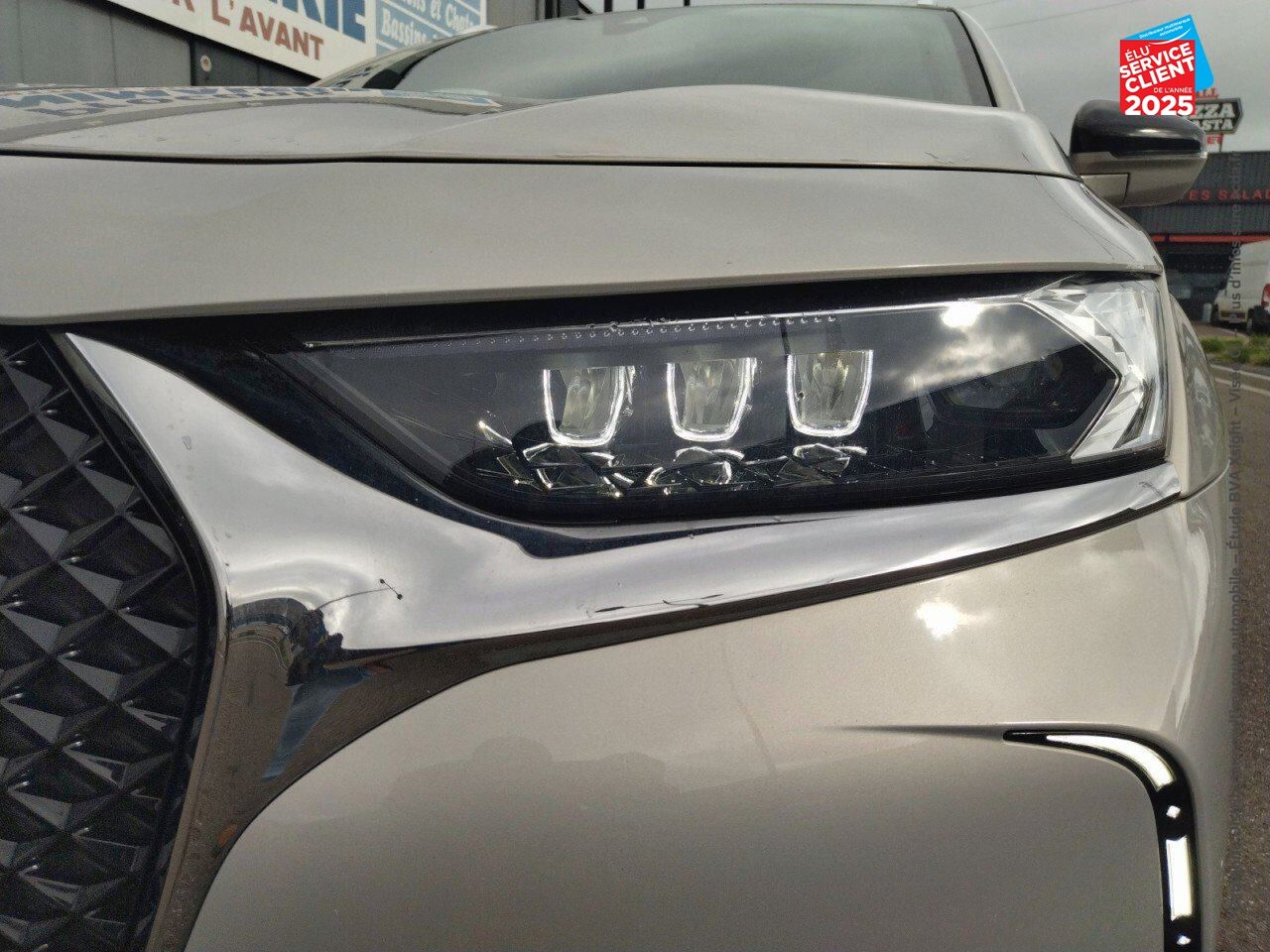 Véhicule d'occasion DS DS 7 CROSSBACK E-TENSE 4X4 300CH GRAND CHIC OPERA TPANO CUIR SIEGE CHAUF CAMERA GPS chez BMW Lons le Saunier