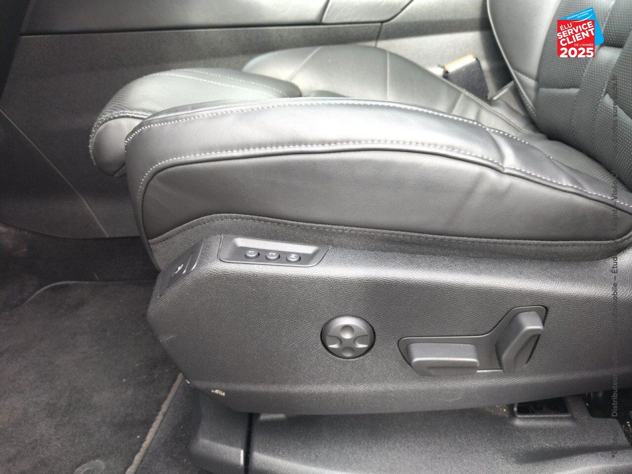 Véhicule d'occasion DS DS 7 CROSSBACK E-TENSE 4X4 300CH GRAND CHIC OPERA TPANO CUIR SIEGE CHAUF CAMERA GPS chez BMW Lons le Saunier