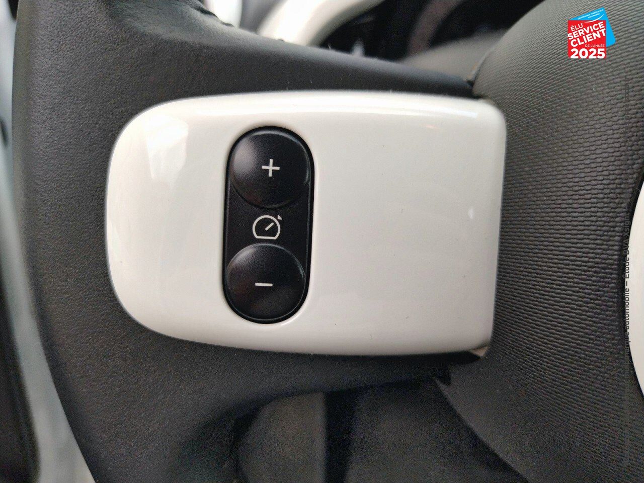 Véhicule d'occasion RENAULT TWINGO E-TECH ELECTRIC INTENS R80 ACHAT INTEGRAL - 21 chez Renault Saint-Louis
