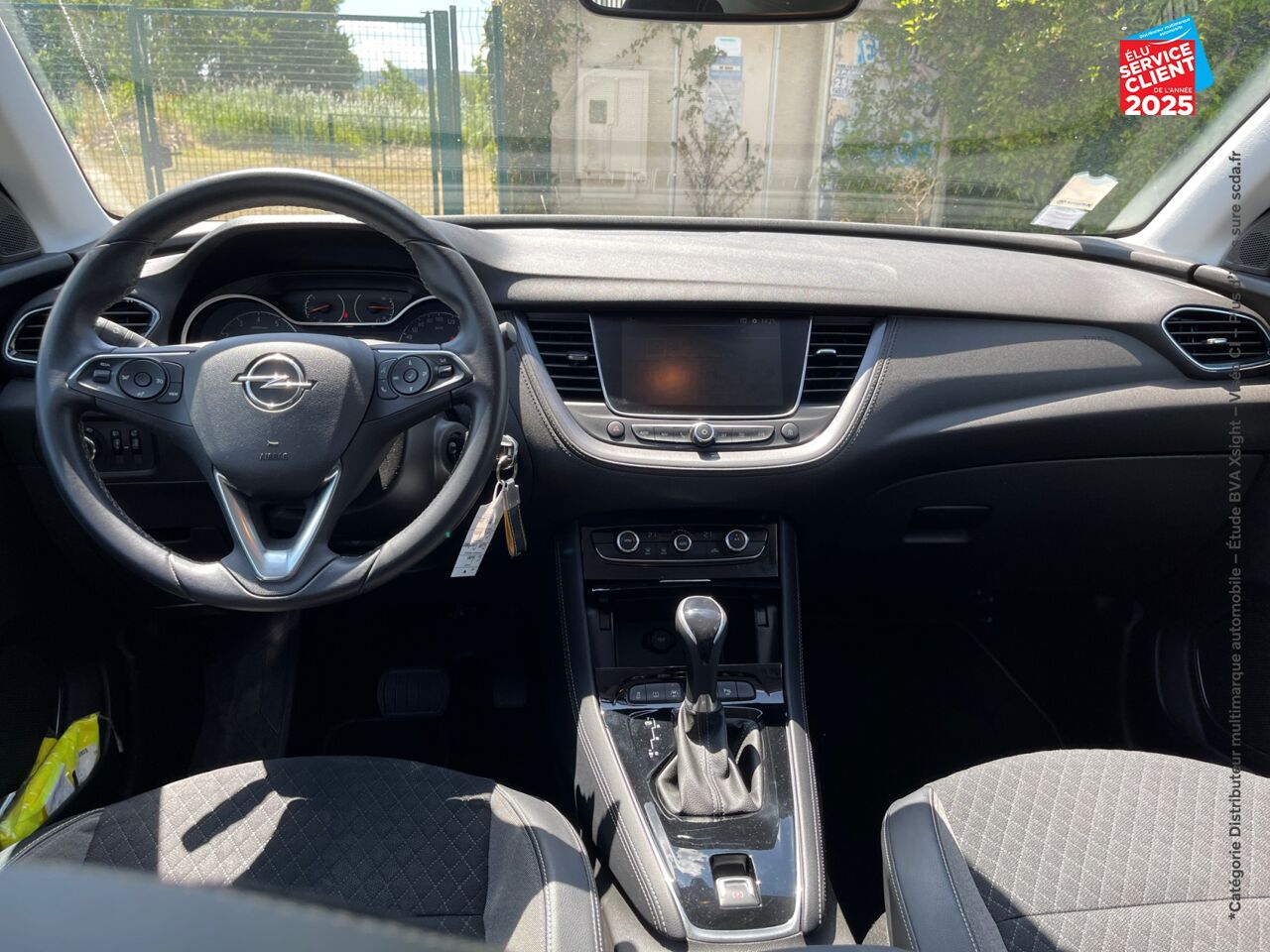 Véhicule d'occasion OPEL GRANDLAND X 1.2 TURBO 130CH DESIGN LINE BVA 109G chez Toyota Bar le Duc