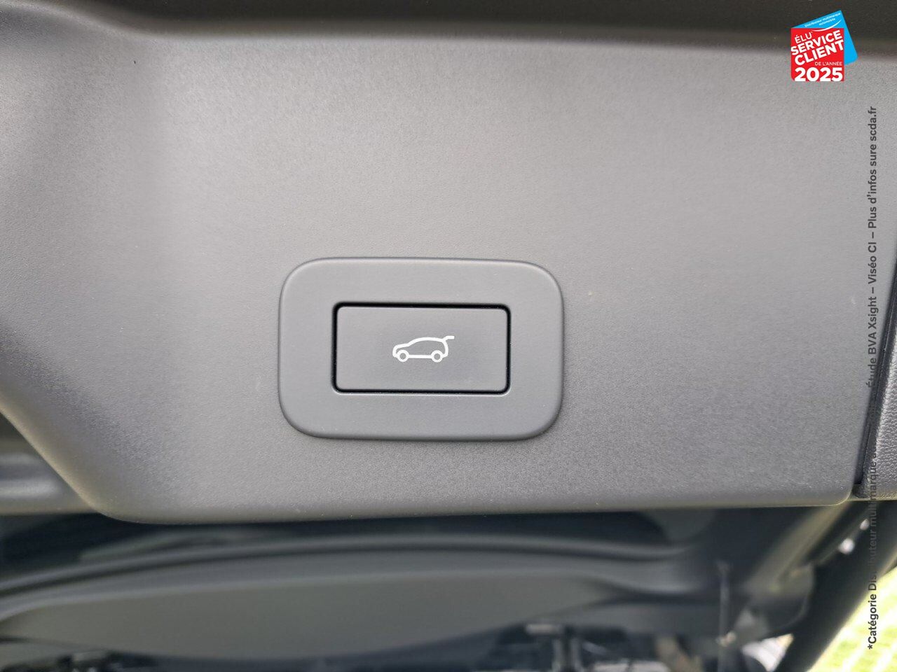 Véhicule d'occasion LAND-ROVER RANGE ROVER EVOQUE 2.0 P 200CH FLEX FUEL R-DYNAMIC S AWD BVA MARK III chez Hyundai Epernay