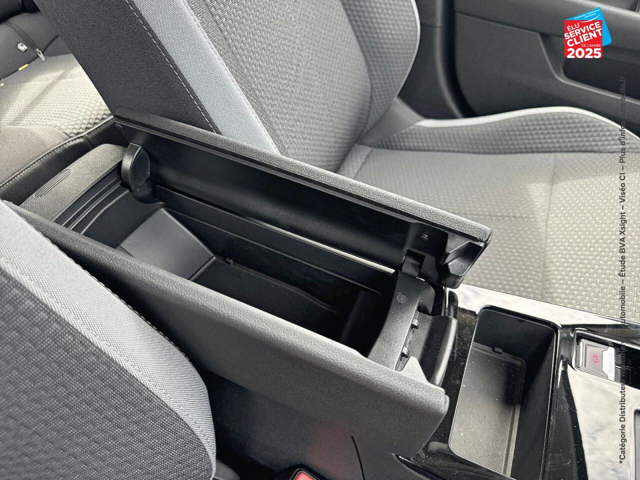 Véhicule d'occasion OPEL ASTRA SPORTS TOURER ELECTRIC 156CH chez Toyota Verdun