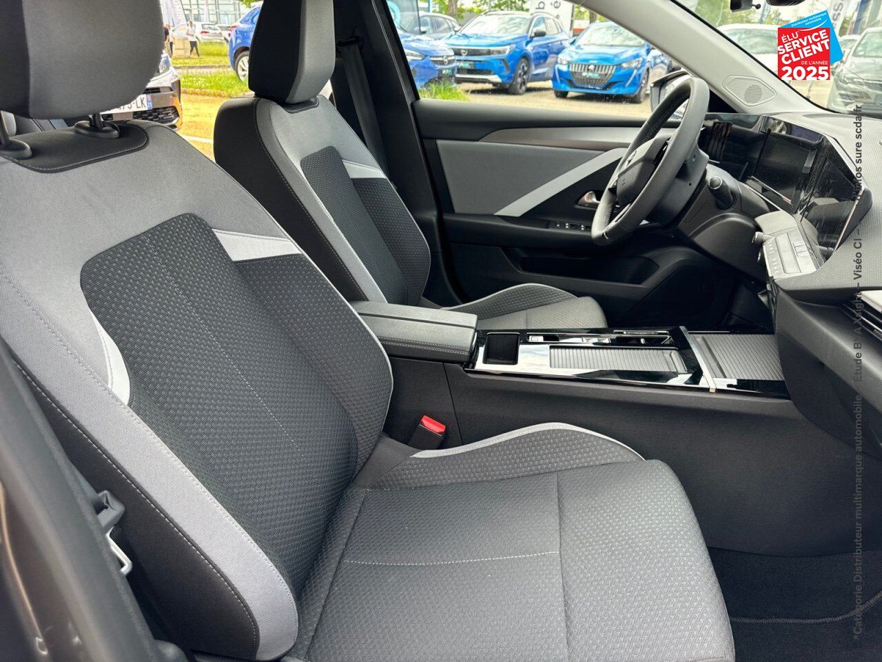 Véhicule d'occasion OPEL ASTRA SPORTS TOURER ELECTRIC 156CH chez Toyota Verdun