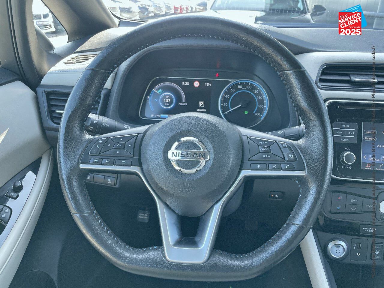 Véhicule d'occasion NISSAN LEAF 150CH 40KWH TEKNA 2018 chez Renault Saint-Louis