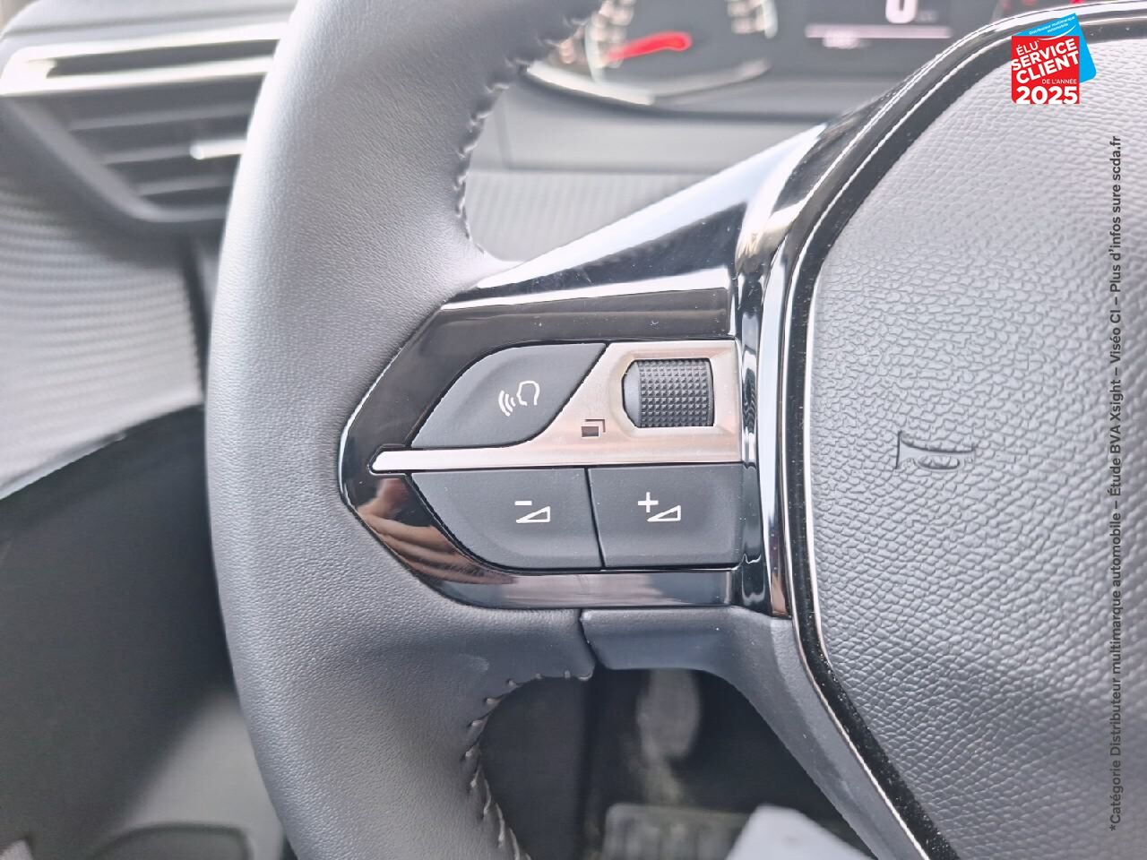 Véhicule d'occasion PEUGEOT 208 1.2 PURETECH 75CH SS STYLE chez Toyota Saint Dizier