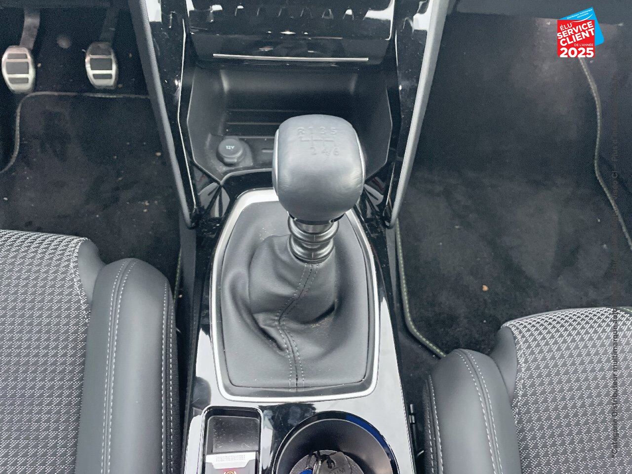 Véhicule d'occasion PEUGEOT 208 1.2 PURETECH 100CH SS GT chez Hyundai Reims
