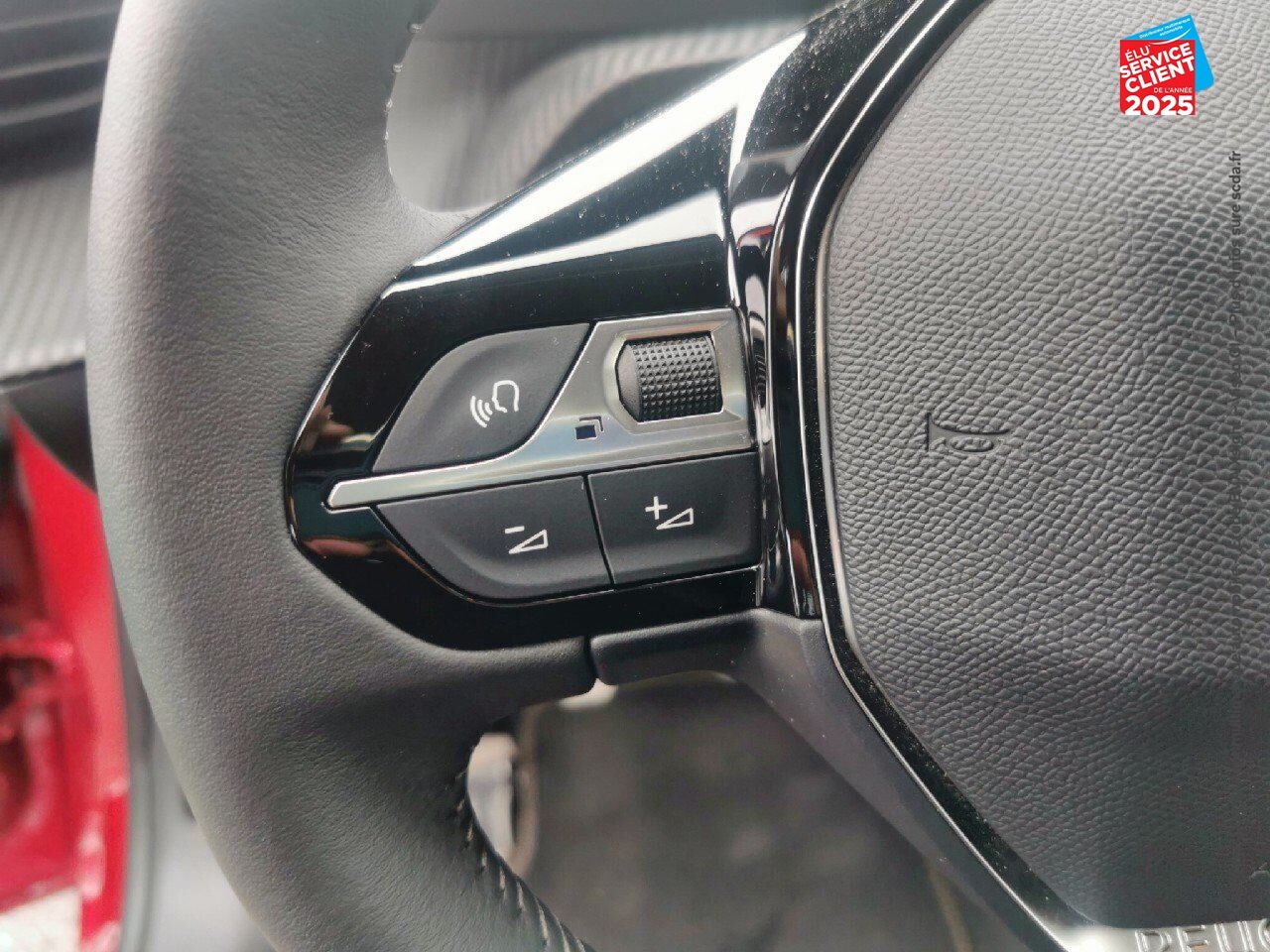 Véhicule d'occasion PEUGEOT 208 1.2 PURETECH 100CH SS ROADTRIP 118G chez Hyundai Chalons